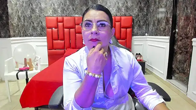 Imyourdirtymilf online show from November 7, 2025, 7:40 pm