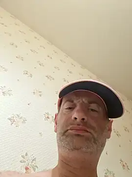 Snapshot of Perv10 chatting on July 20, 2026, 9:28 pm Perv10 online show from July 20, 2026, 9:28 pm