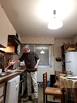 Snapshot of Perv10 chatting on January 7, 2026, 7:19 pm Perv10 online show from January 7, 2026, 7:19 pm