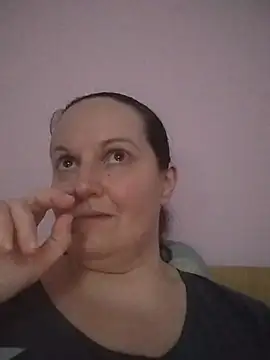Snapshot of BustyLadyAlma chatting on June 27, 2026, 5:19 pm BustyLadyAlma online show from June 27, 2026, 5:19 pm