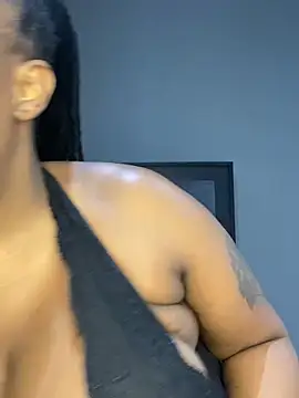 Snapshot of Sexycandyxxx chatting on April 23, 2026, 7:04 am Sexycandyxxx online show from April 23, 2026, 7:04 am