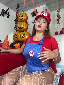 alexa fiore01 online show from October 31, 2025, 5:09 pm