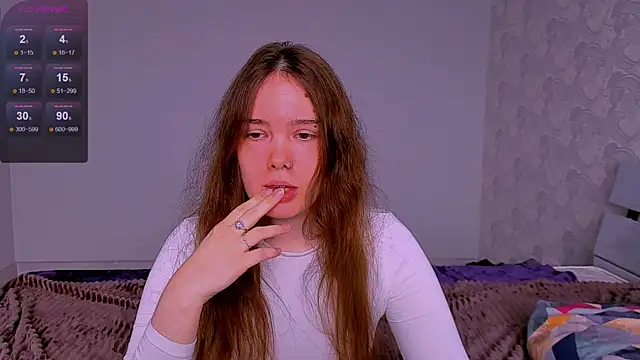 Snapshot of Janie_JJ_Curvie chatting on May 16, 2026, 4:22 am Janie JJ Curvie online show from May 16, 2026, 4:22 am
