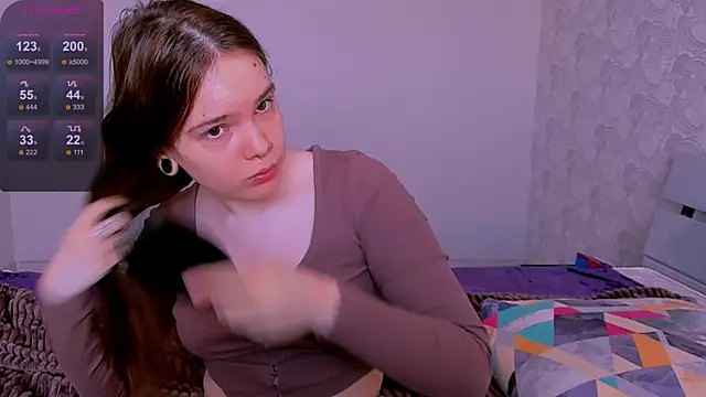 Snapshot of Janie_JJ_Curvie chatting on April 14, 2026, 2:05 am Janie JJ Curvie online show from April 14, 2026, 2:05 am