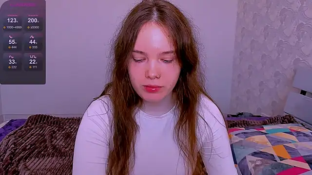 Snapshot of Janie_JJ_Curvie chatting on April 18, 2026, 2:47 am Janie JJ Curvie online show from April 18, 2026, 2:47 am
