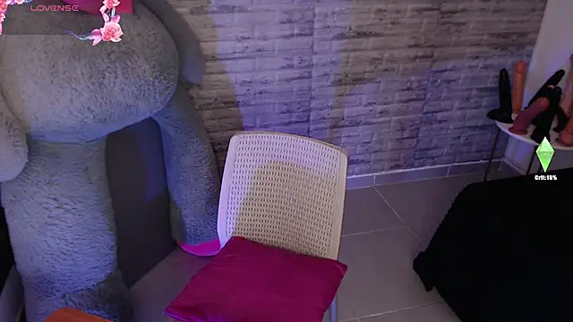 Snapshot of TinnaCobb chatting on February 7, 2026, 11:51 am TinnaCobb online show from February 7, 2026, 11:51 am