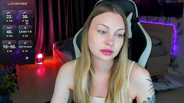 Snapshot of BiMolly chatting on November 15, 2025, 3:16 pm BiMolly online show from November 15, 2025, 3:16 pm