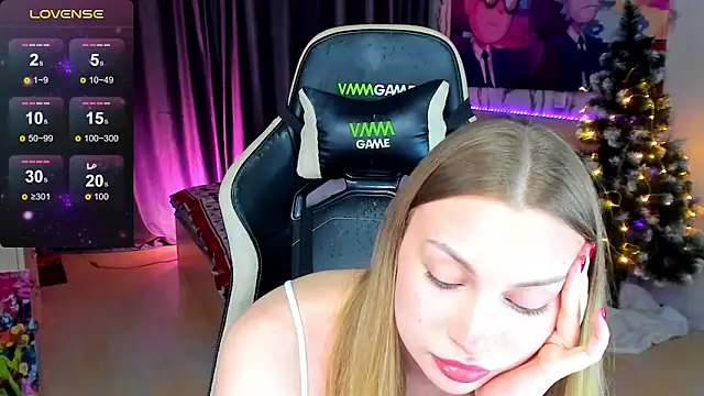 Snapshot of BiMolly chatting on December 14, 2025, 4:12 pm BiMolly online show from December 14, 2025, 4:12 pm