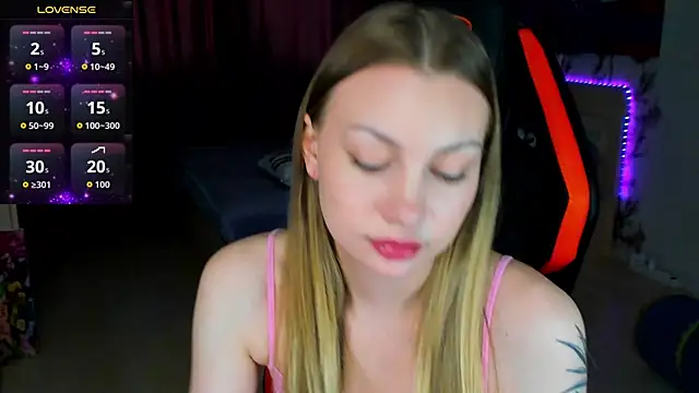 Snapshot of BiMolly chatting on April 22, 2026, 1:51 pm BiMolly online show from April 22, 2026, 1:51 pm