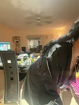 Snapshot of PichyPrettyPussy chatting on April 1, 2026, 2:47 pm PichyPrettyPussy online show from April 1, 2026, 2:47 pm