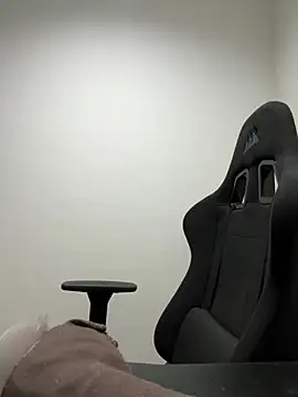 Elle online show from January 30, 2025, 1:33 am