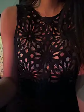 Snapshot of Cute_crystal chatting on February 3, 2026, 2:53 am Cute crystal online show from February 3, 2026, 2:53 am