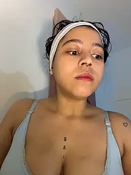Snapshot of Naiara_sex chatting on April 24, 2026, 6:04 am Naiara sex online show from April 24, 2026, 6:04 am