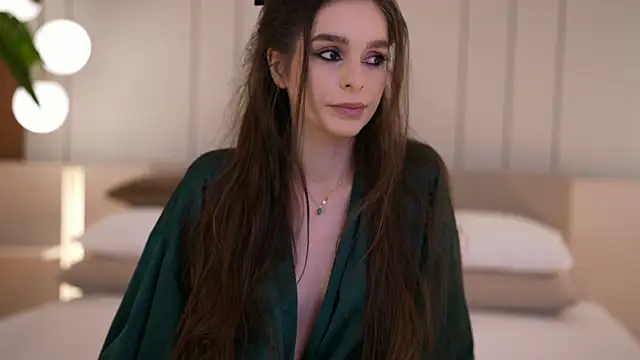 DoviaClaire online show from December 21, 2025, 7:54 am