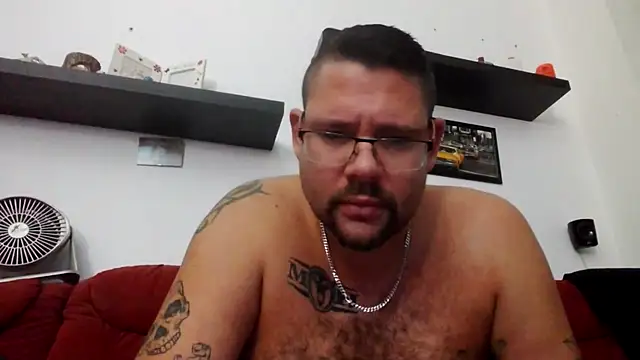 Snapshot of sexykevin17cm chatting on December 3, 2025, 5:56 pm sexykevin17cm online show from December 3, 2025, 5:56 pm