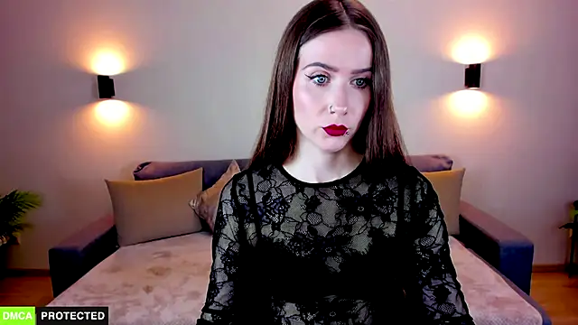 TheWoman   online show from December 1, 2025, 7:15 pm