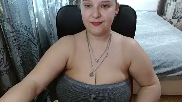 Snapshot of Boolochka chatting on April 27, 2026, 1:09 pm Boolochka online show from April 27, 2026, 1:09 pm