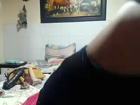 RobertaHott online show from October 10, 2025, 8:42 pm