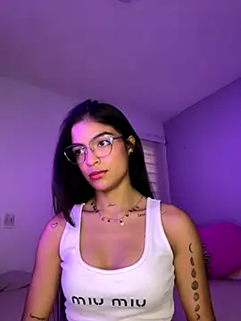 Snapshot of Sammy_pink chatting on November 16, 2025, 10:02 pm Sammy pink online show from November 16, 2025, 10:02 pm