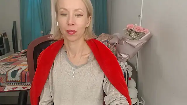 LuxuryNika online show from October 6, 2025, 1:34 pm