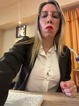 Snapshot of Gatitacarlita chatting on April 29, 2026, 12:20 pm Gatitacarlita online show from April 29, 2026, 12:20 pm