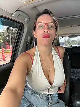 Gatitacarlita online show from February 21, 2026, 2:30 pm