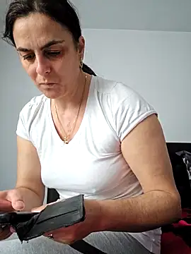 IsabelleCraft online show from February 21, 2026, 8:27 am