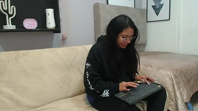 valevicious online show from February 25, 2025, 5:30 pm