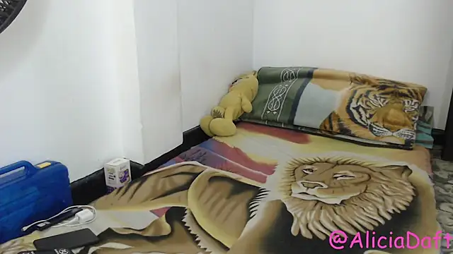 Smoke trip Alicia online show from May 1, 2026, 7:19 pm
