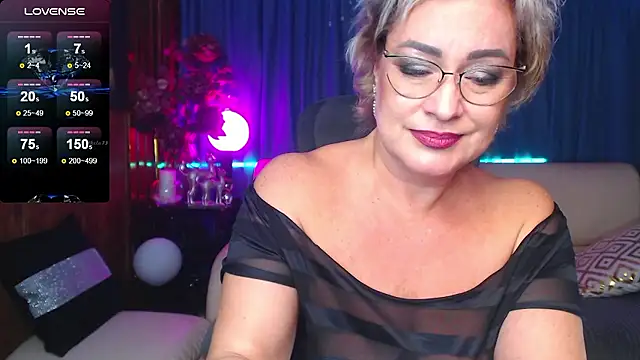 Snapshot of Ellen_Ripley chatting on December 6, 2024, 1:06 pm Ellen Ripley online show from December 6, 2024, 1:06 pm