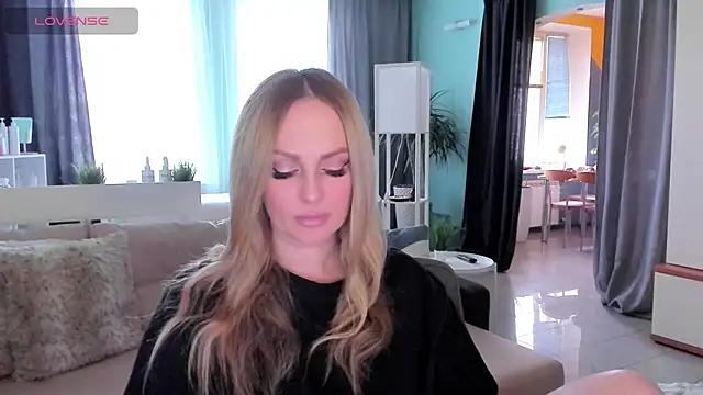 Libby Nora online show from March 12, 2025, 9:02 am