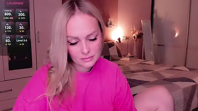 Libby Nora online show from October 11, 2025, 3:35 pm