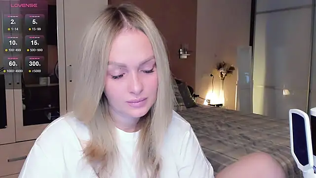 Libby Nora online show from November 12, 2025, 9:13 am