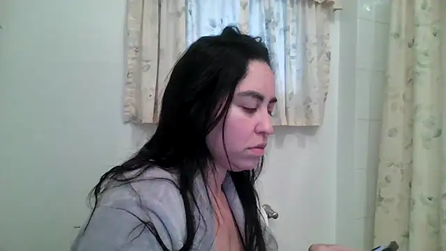 Snapshot of WetFlower69 chatting on June 18, 2026, 1:05 pm WetFlower69 online show from June 18, 2026, 1:05 pm