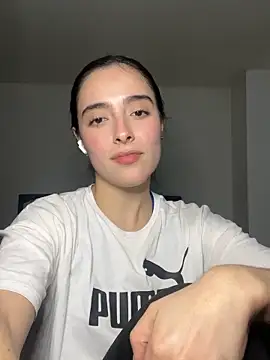 swrennn19 online show from October 7, 2025, 12:55 am