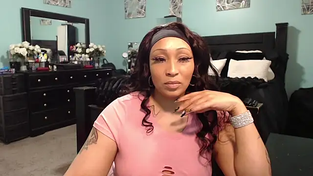 Snapshot of msbaddiebabe101 chatting on February 13, 2025, 5:48 am msbaddiebabe101 online show from February 13, 2025, 5:48 am