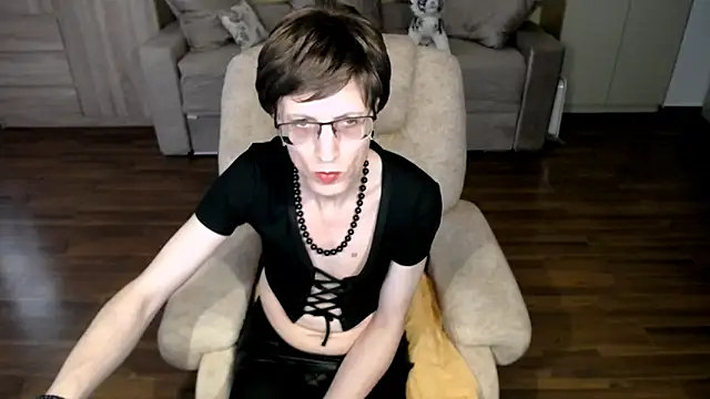 Snapshot of clementine chatting on April 17, 2026, 10:51 am clementine online show from April 17, 2026, 10:51 am