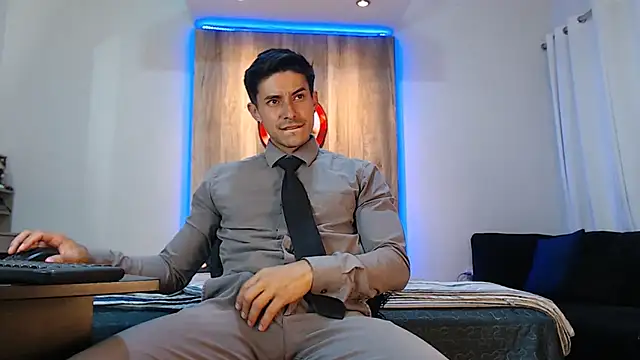 Snapshot of Andrew_4_ chatting on March 20, 2025, 3:13 am Andrew 4 online show from March 20, 2025, 3:13 am