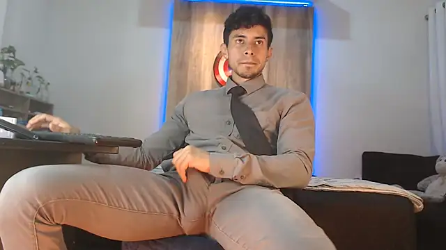 Snapshot of Andrew_4_ chatting on October 25, 2025, 4:33 am Andrew 4 online show from October 25, 2025, 4:33 am