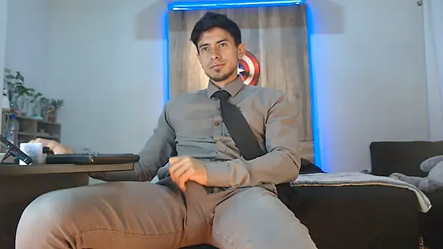 Snapshot of Andrew_4_ chatting on November 18, 2025, 4:38 am Andrew 4 online show from November 18, 2025, 4:38 am