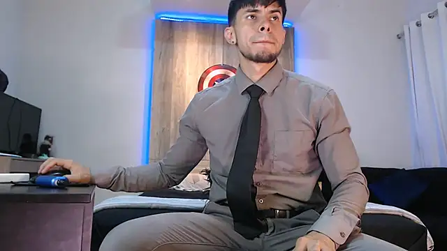 Snapshot of Andrew_4_ chatting on February 21, 2025, 4:18 am Andrew 4 online show from February 21, 2025, 4:18 am