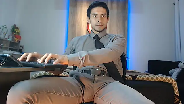 Snapshot of Andrew_4_ chatting on September 15, 2025, 4:13 am Andrew 4 online show from September 15, 2025, 4:13 am