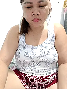 Snapshot of XXLorie_02 chatting on April 26, 2026, 8:50 pm XXLorie 02 online show from April 26, 2026, 8:50 pm