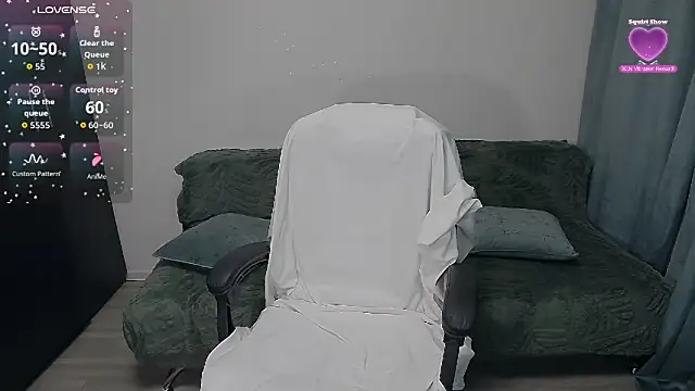 erikaerika online show from February 11, 2026, 7:08 am