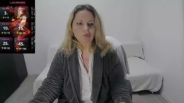 Snapshot of erikaerika chatting on May 4, 2026, 7:11 am erikaerika online show from May 4, 2026, 7:11 am