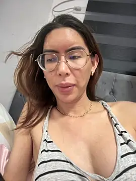 Snapshot of Ivysnow chatting on November 23, 2025, 5:34 pm Ivysnow online show from November 23, 2025, 5:34 pm