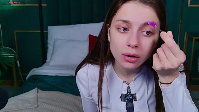 Eille Elfie online show from October 10, 2025, 4:46 am