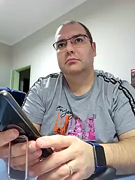 Andrew1900529 online show from January 28, 2025, 5:43 am