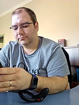 Andrew1900529 online show from February 20, 2025, 8:17 am