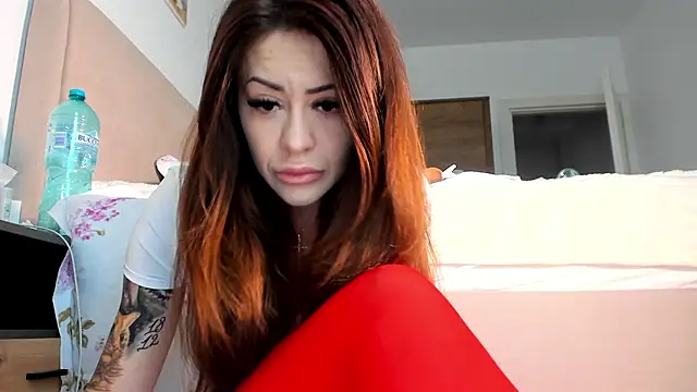 Snapshot of BrianaDiamondXXX chatting on October 28, 2025, 8:24 am BrianaDiamondXXX online show from October 28, 2025, 8:24 am